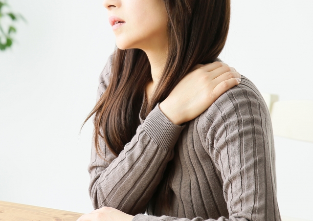 肩こりj女性