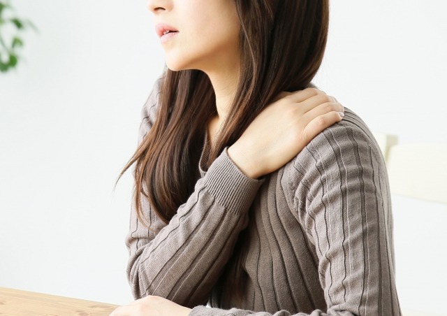 肩こり女性